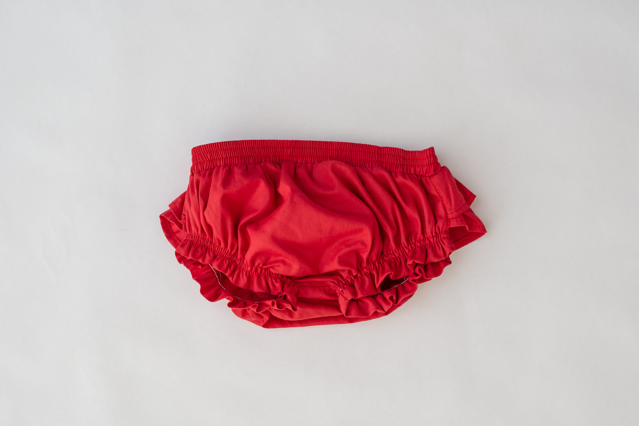 Vestido estampado com calcinha de babadinhos em tricoline 100% algodão