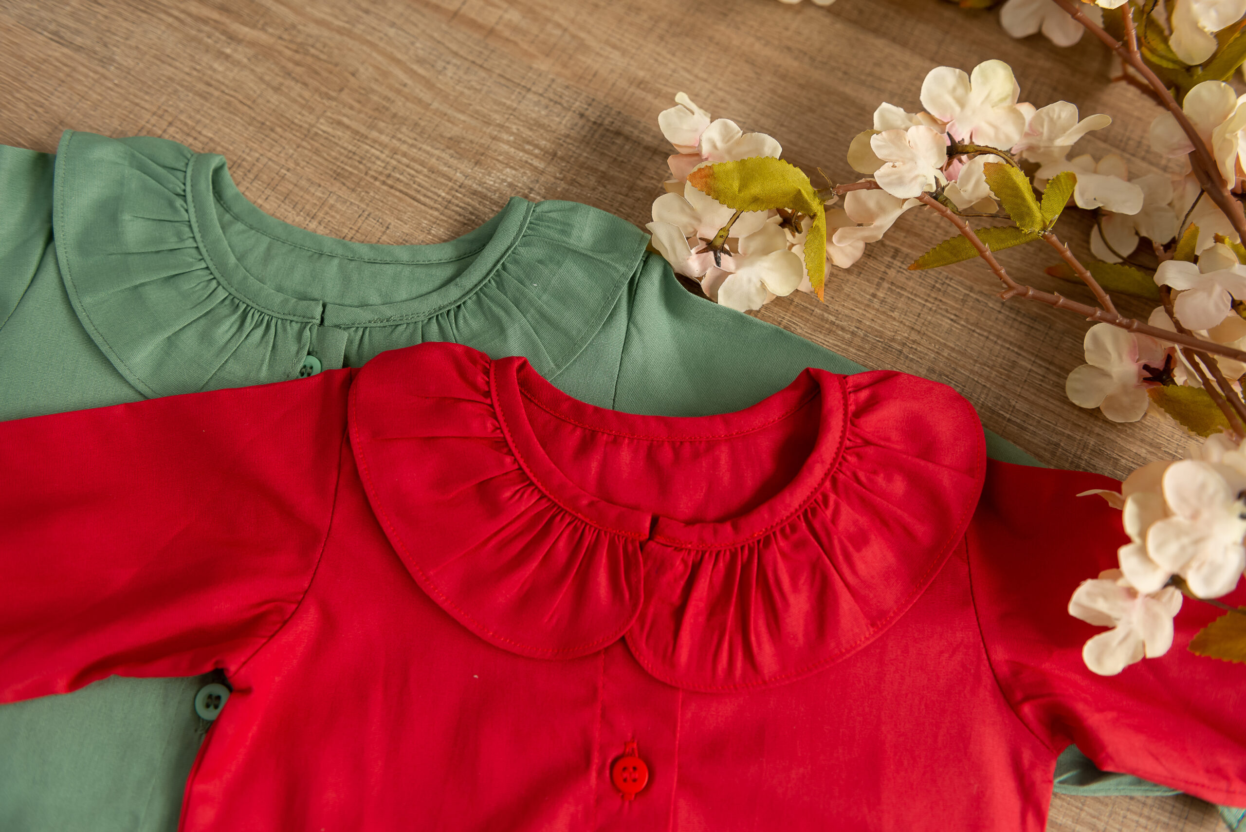 Conjunto body e shorts balonê em tricoline 100% algodão